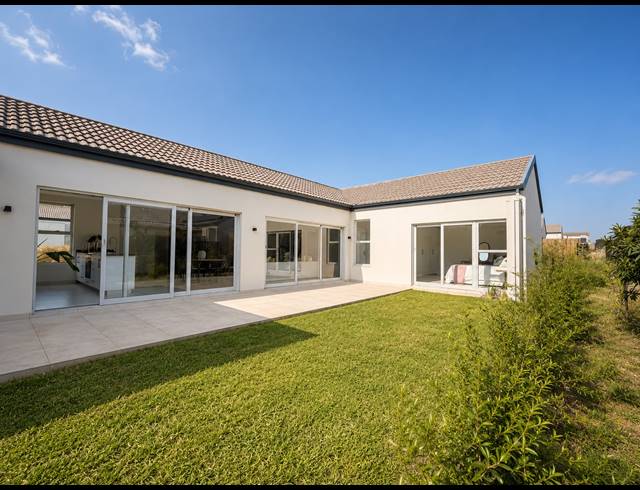 3 BEDROOM HOUSE FOR SALE IN SHEFFIELD BEACH